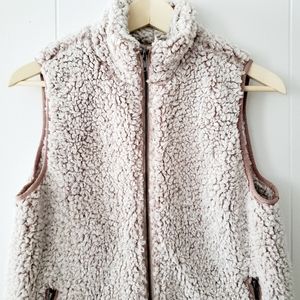 Cozy sherpa vest🐑